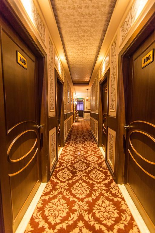 Clark International Hotel Делхи Екстериор снимка