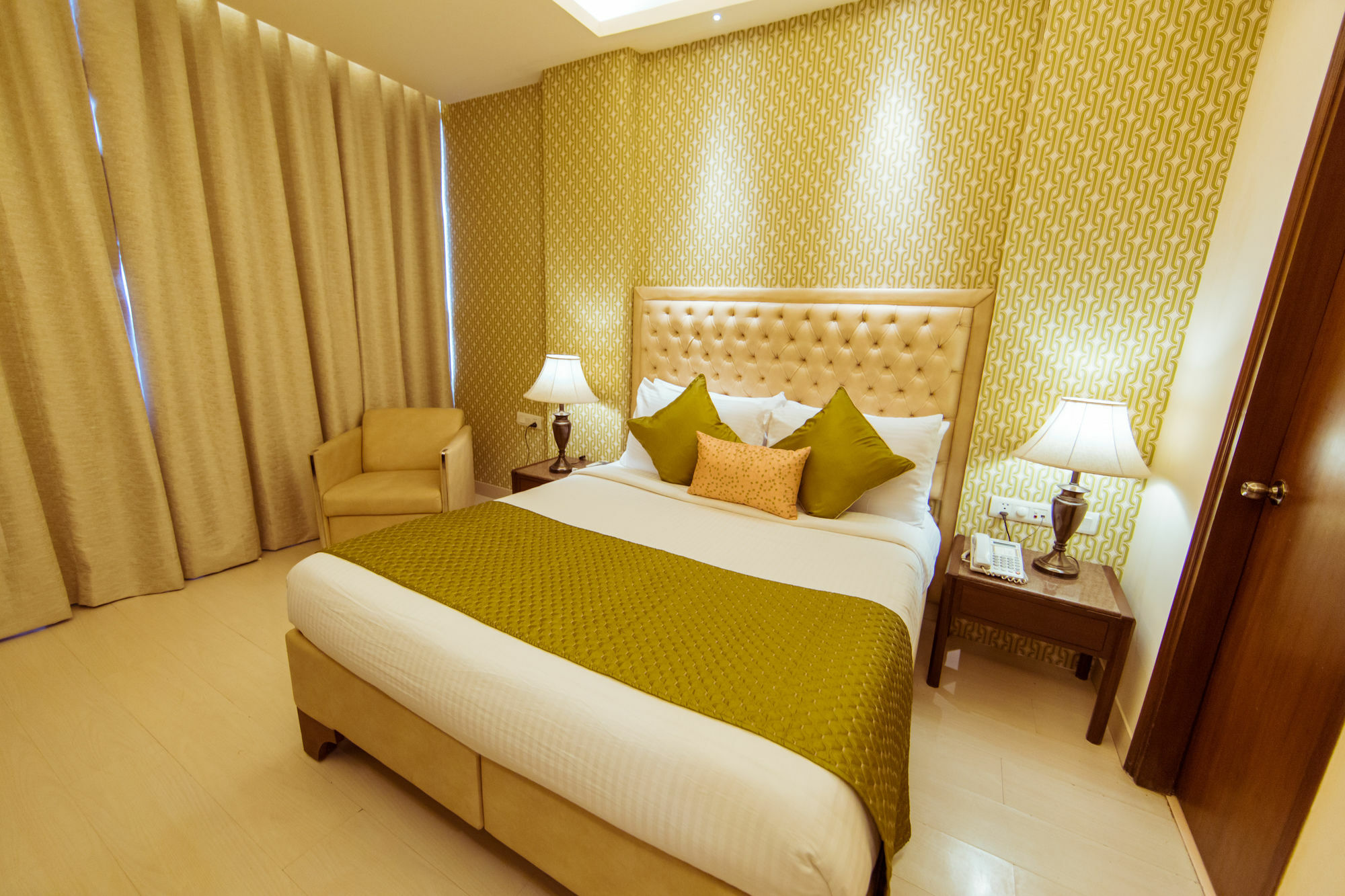 Clark International Hotel Делхи Екстериор снимка